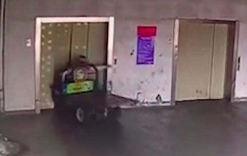 江蘇一女子誤擰三輪車油門撞入電梯井墜亡，官方回應貨梯設備正常